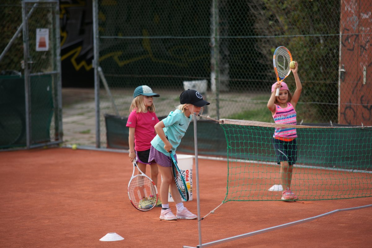 Cours de tennis enfant printemps 2024